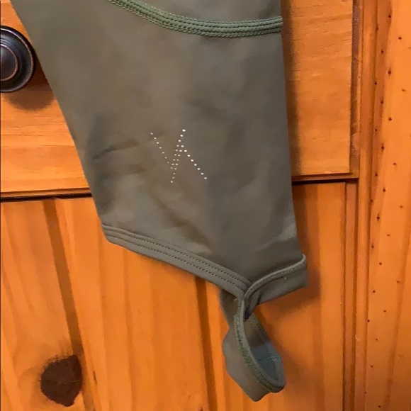 Vie Active Ultra-Flow Yoga Leggings - Picture 5 of 6